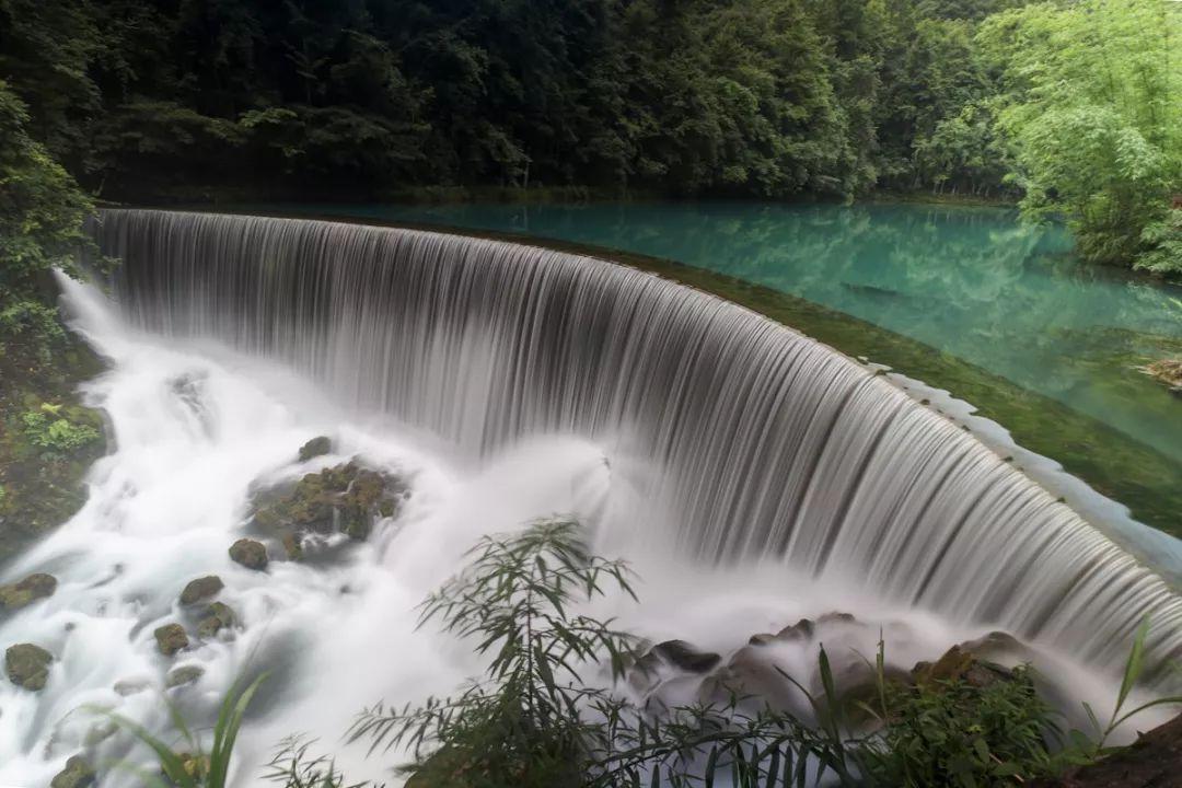 李湘二手毛巾卖1560元引争议,被骂后全场10元